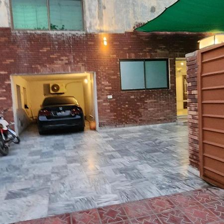 Red Fort Hotel Gulberg Лахор Экстерьер фото
