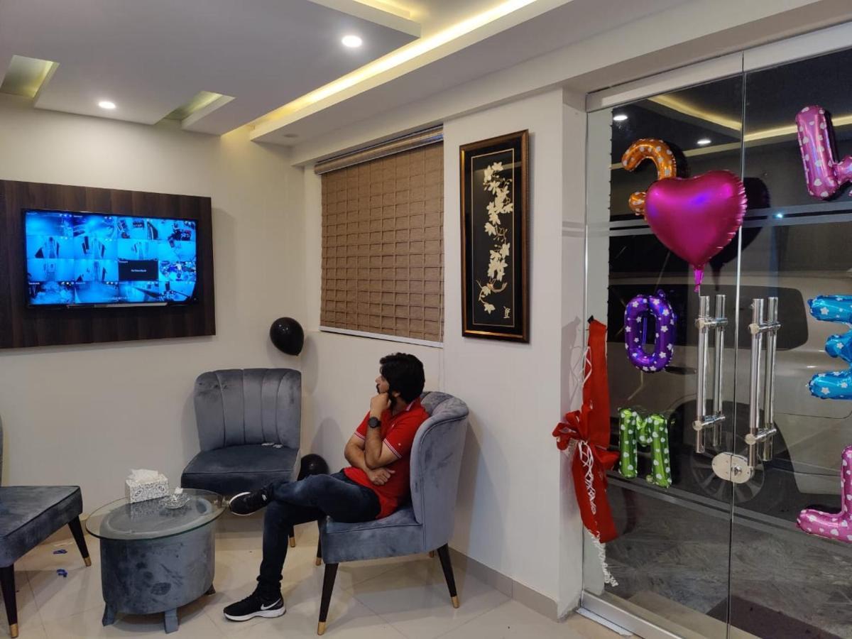 Red Fort Hotel Gulberg Лахор Экстерьер фото
