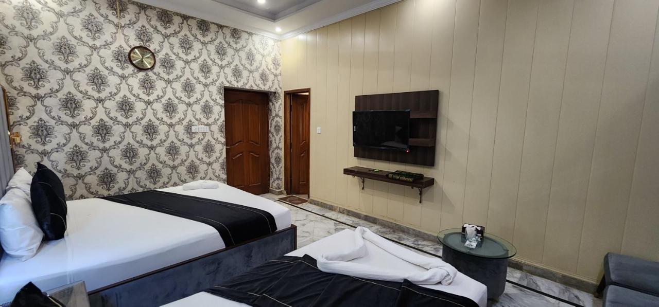 Red Fort Hotel Gulberg Лахор Экстерьер фото