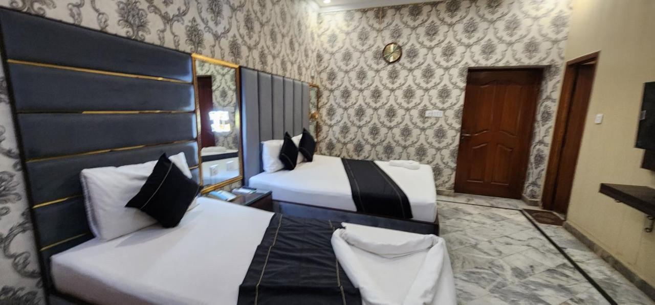 Red Fort Hotel Gulberg Лахор Экстерьер фото