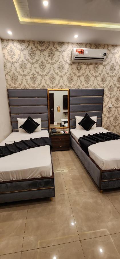 Red Fort Hotel Gulberg Лахор Экстерьер фото