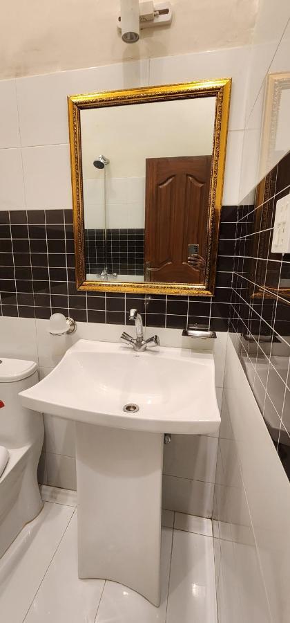 Red Fort Hotel Gulberg Лахор Экстерьер фото