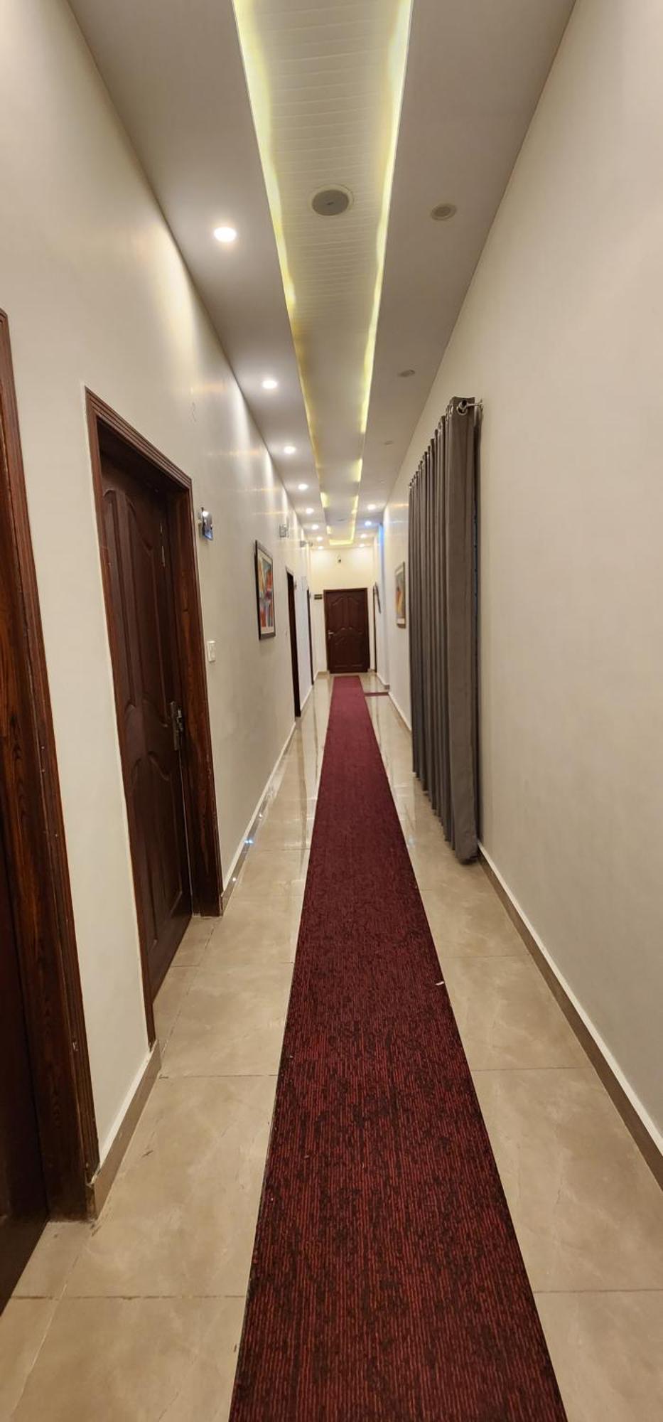Red Fort Hotel Gulberg Лахор Экстерьер фото
