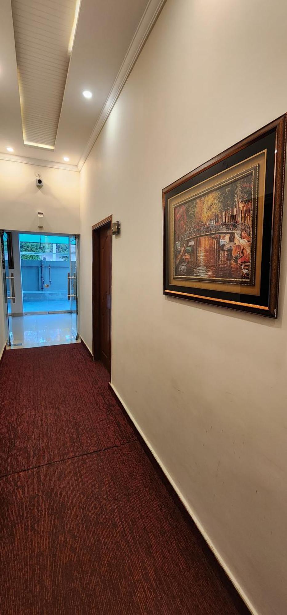 Red Fort Hotel Gulberg Лахор Экстерьер фото
