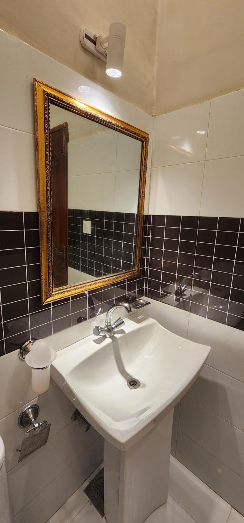 Red Fort Hotel Gulberg Лахор Экстерьер фото